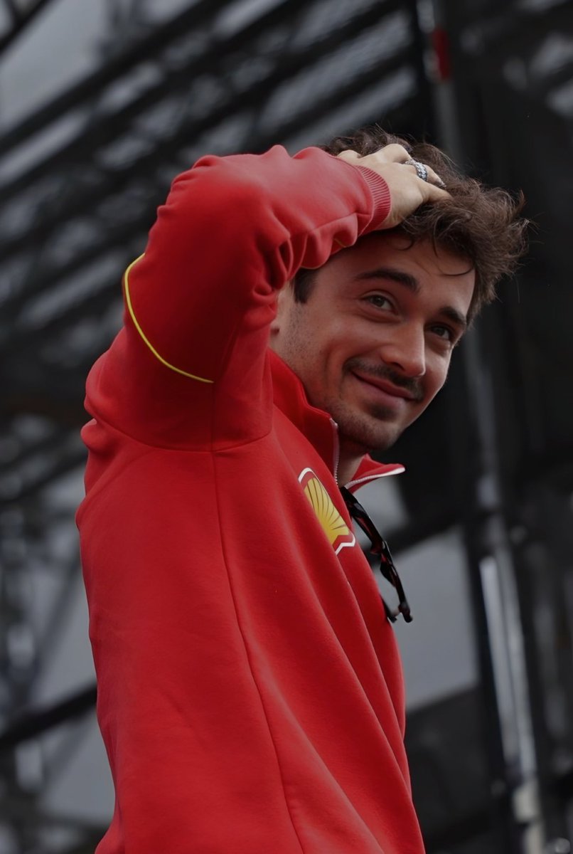 ⠀

   ⠀                             𓃵

⠀ ⠀   Buenos días menos a unos pocos.