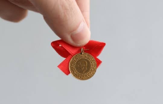 Bu gidişle çeyrek altın benim maaşımı geçecek  #altın #çeyrekaltın