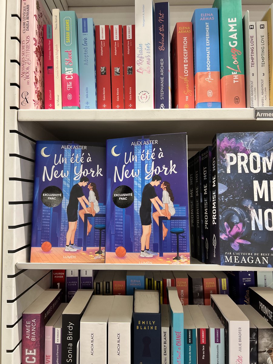 Pour quelle jaquette de Un été à New York avez-vous craqué ?
Pour rappel, plusieurs jaquettes exclusives existent selon le lieu d'achat. Cela concerne uniquement le premier tirage, donc ne traînez pas trop !

📷 : édition Fnac