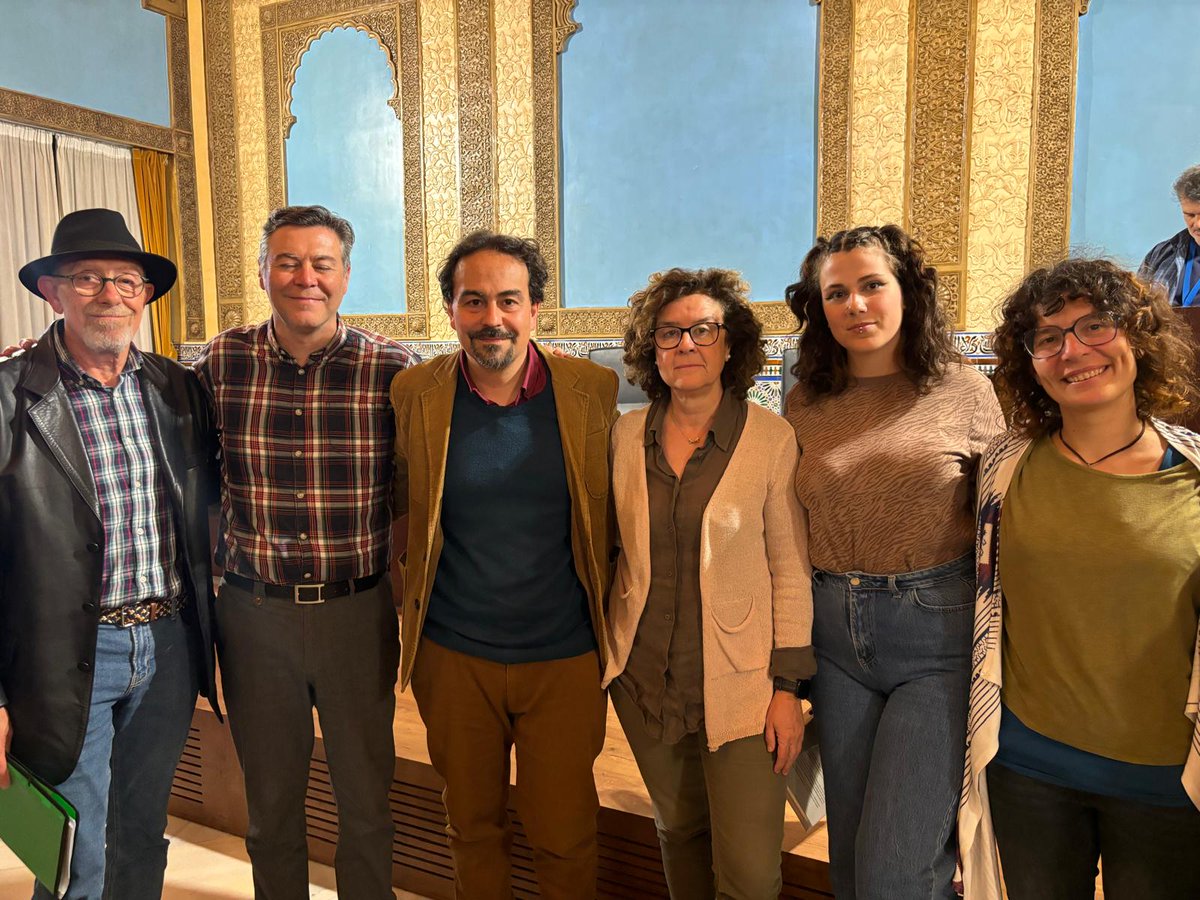 📸🏥 Hemos participado en una jornada en la que se ha reivindicado más personal y mejores condiciones laborales y salariales para la plantilla de la #sanidadpública en Córdoba

#TodoxTodos