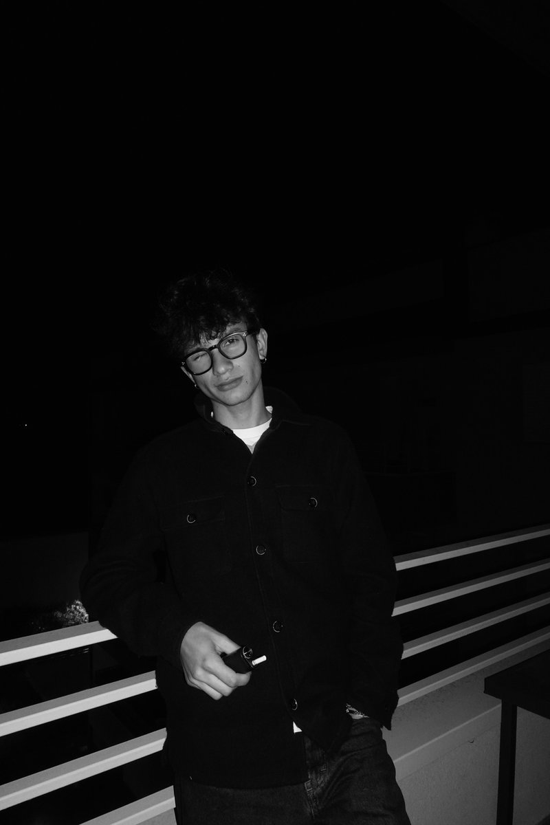 è tutto un gioco di sguardi