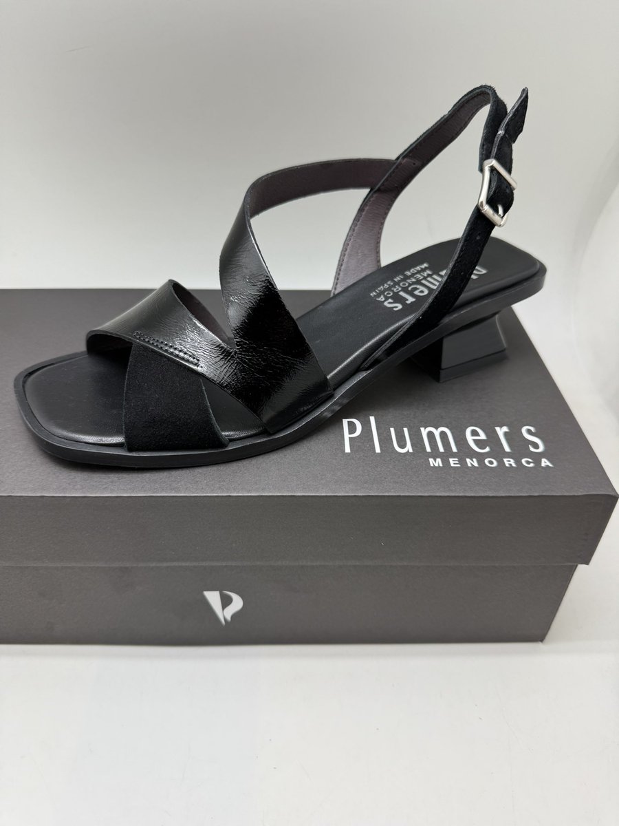 Zapatelia_es's tweet photo. ¡Un regalo especial para mamá!
👩🦳✨ Plumers de señora de piel
✅ Súper cómodos
✅ Fabricados en Menorca
✅ ¡Elegancia que se nota y se siente!. Disponible en: https://t.co/mBeSKHIdjp – Envío GRATIS +30€
Calzados Guadalupe – C/ General Rey 14, Ciudad Real
#DíaDeLaMadre #Plumers https://t.co/I2BsIhr7A7