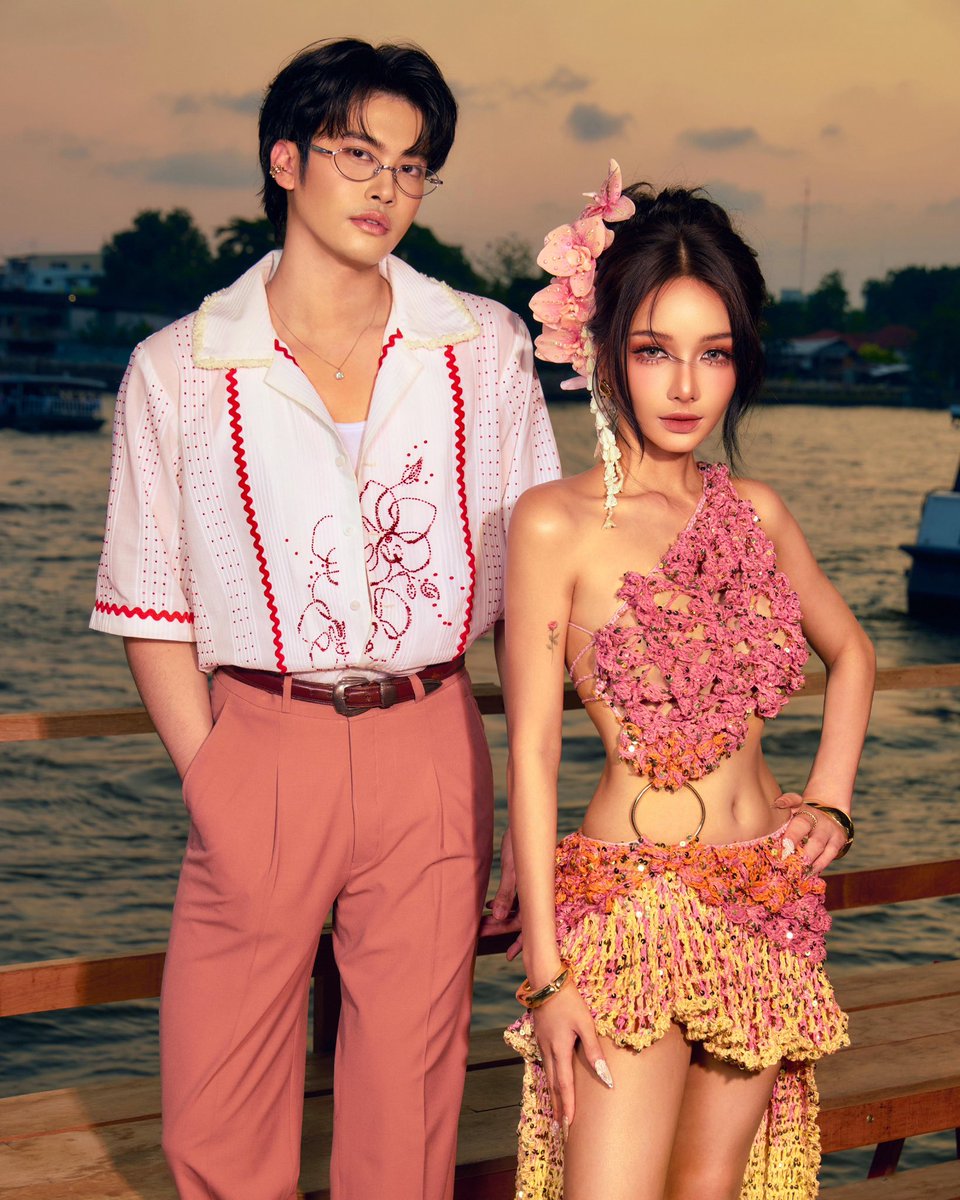 “ที่คั่นหนังสือ (Sometimes)” BOWKYLION Feat. NONT TANONT 📖

23.04.25
✦ Official Teaser (19:00)
✦ YouTube : Whattheduck

25.04.25
✦ Available on streaming platforms (00:00)
📍Official Music Video (10:59) 

#ที่คั่นหนังสือ #SOMETIMES
#BOWKYLION #NONTTANONT
#Whattheduckmusic