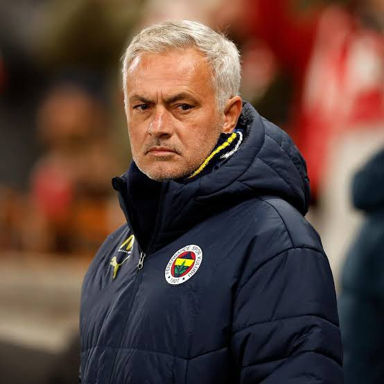 💥 Jose Mourinho, Rangers'ın teknik direktör adayları arasında yer alıyor. (TeamTalk)