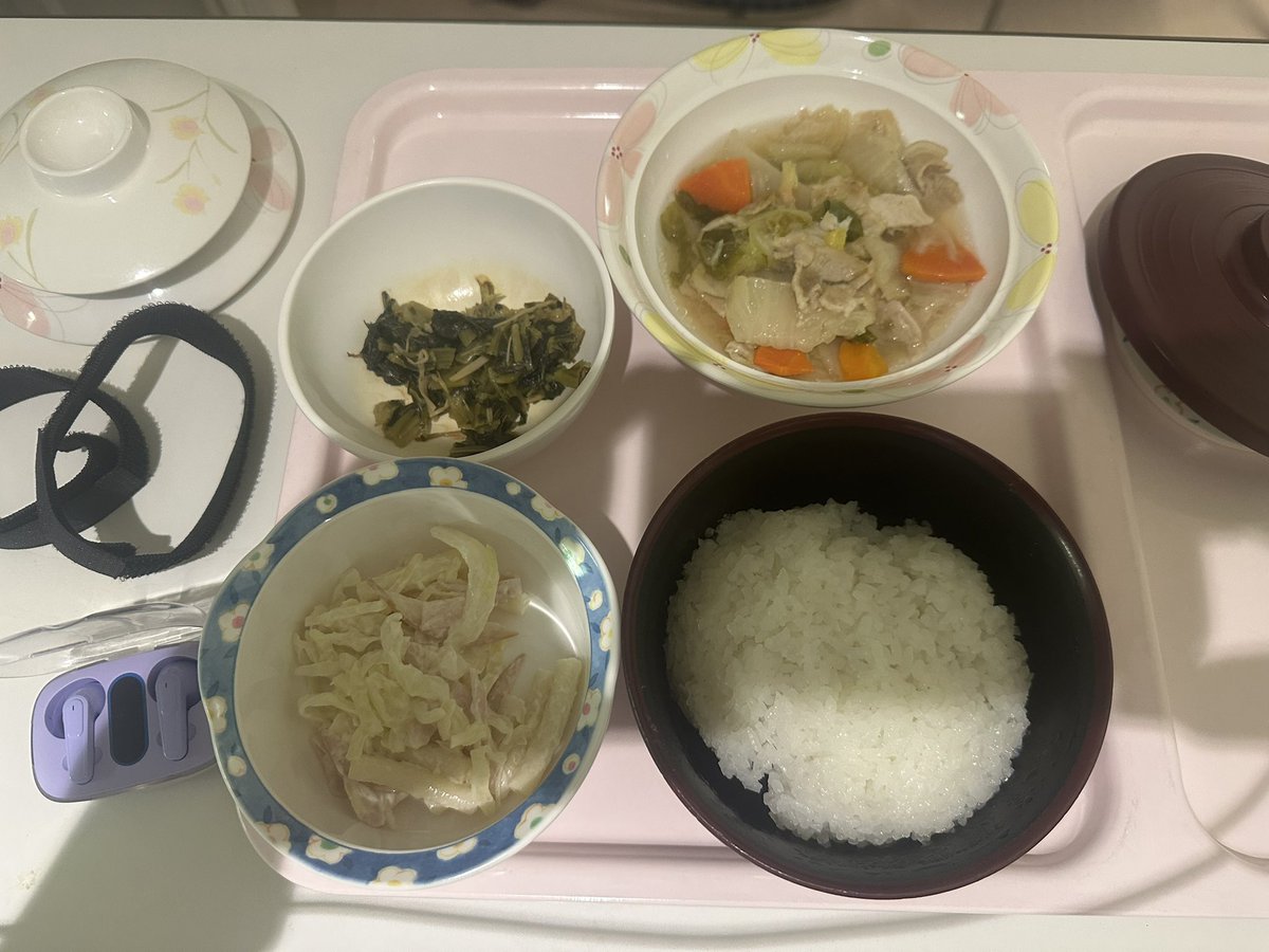 明日から絶飲食なのでしばらくご飯とはさよなら👋なんやねんこのおかずは？