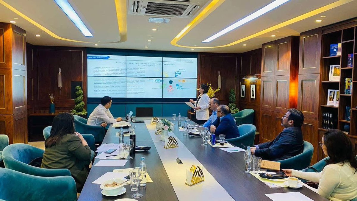 ММНБИ-ээс санаачлан Татварын Мэргэшсэн Зөвлөхийн нийгэмлэг, Монголын Мэргэшсэн Үнэлгээчдийн Институт, МҮДАХ-ны удирдлагуудтай уулзалт зохион байгуулж, мэргэжлийн байгууллагын хөгжил, салбар дундын тулгамдсан асуудлыг хэлэлцэж, тодорхой ажлуудыг хамтран хэрэгжүүлэхээр боллоо.