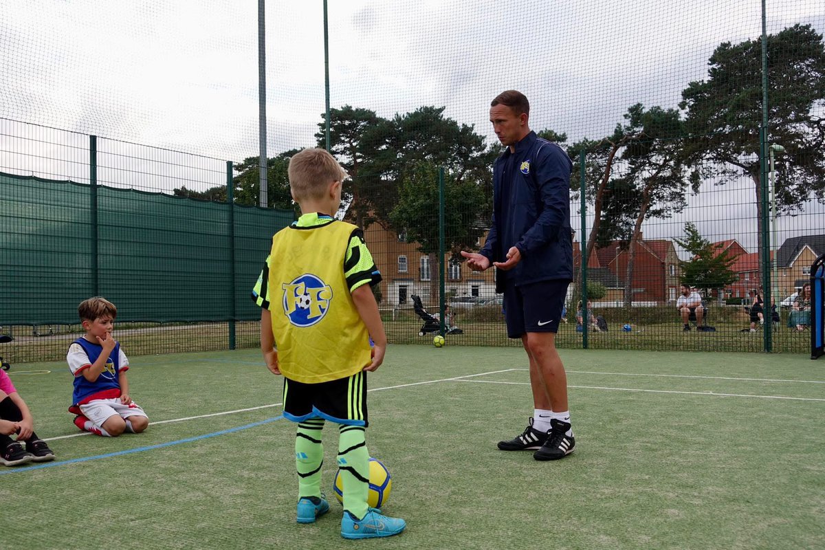 😁 BACK TO TRAINING! I’m in a great mood this morning as I look forward to getting back to our weekly training schedule.

It’s been a while since I’ve been able to run our sessions in Red Lodge so I’m buzzing to get back out on the astroturf delivering Football Fun &amp; Development!