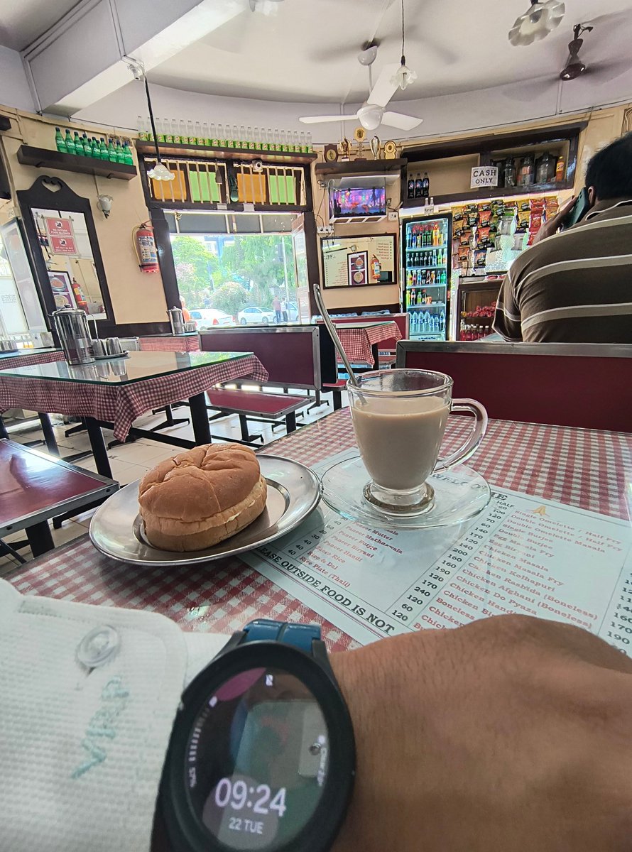 Main karu toh saala Character dheela hai (@patel_vivek) on Twitter photo **** सादगी ****
#bunmaska 
#bombay 
#cashonly **** सादगी ****
#bunmaska 
#bombay 
#cashonly