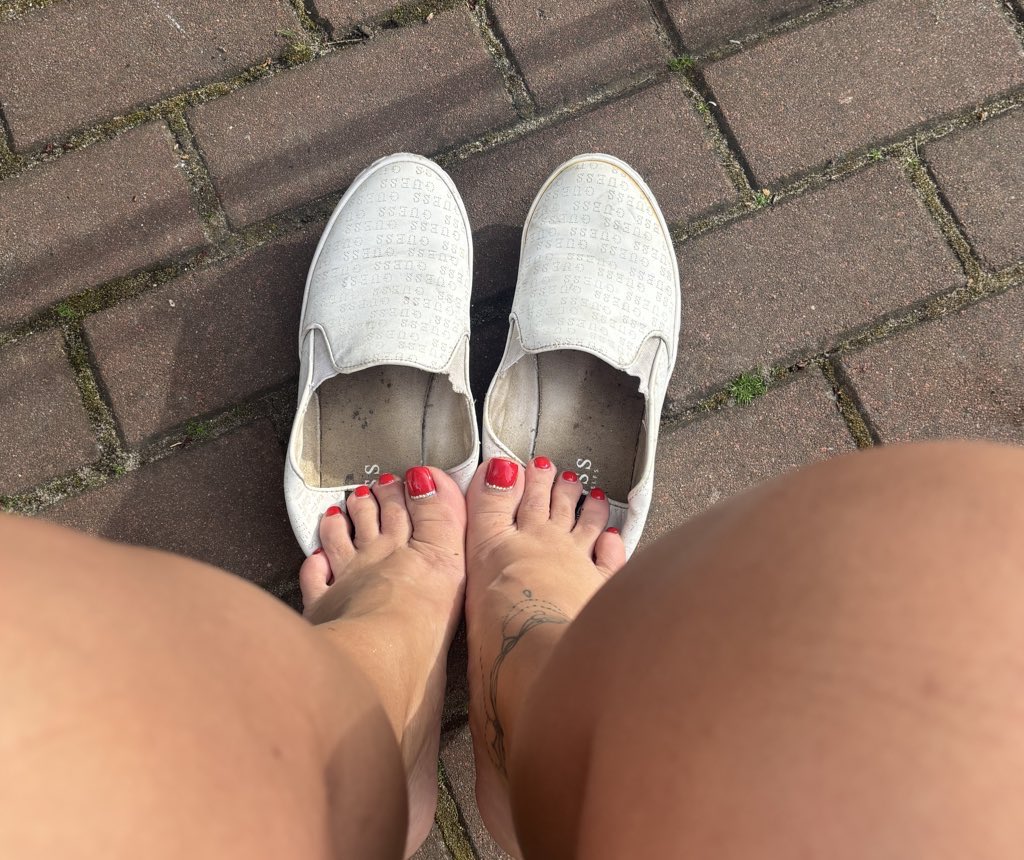 <a href="/rt_feet/">Feet RT PROMO 💯K (ROAD TO 200K!)</a> Dzień dobry 😈