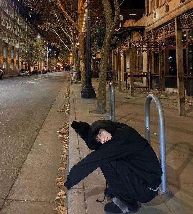 6v6feed's tweet photo. a night stroll date with taemin 🌙
#TAEMIN #태민 https://t.co/pSGdQxmTP9
