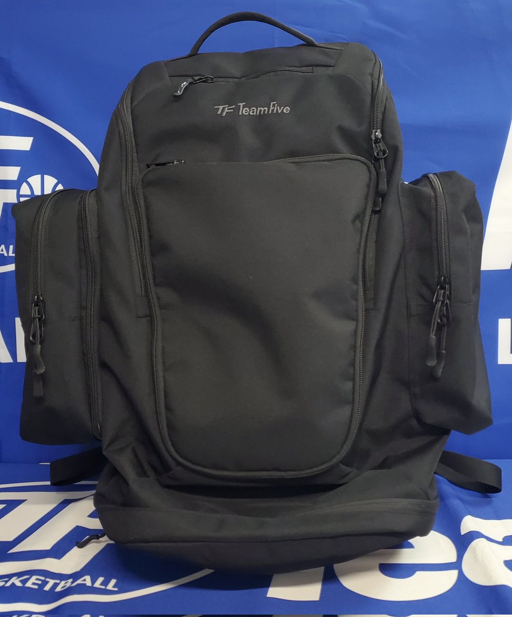 TF_BLACKBALL's tweet photo. 『入荷情報✨』
先日『BB BACKPACK40+』が入荷致しました❗

左サイドのポケットがなんと取り外せてボディーバックに大変身🙌
下部にボールやシューズなど収納可能‼️
とても魅力的なバックパックになっています🎵
通販サイトにて発売中です❗
https://t.co/lq2MsxJTzM
Let's Go💨

#teamfive
#入荷情報 https://t.co/IujMN6xf7E