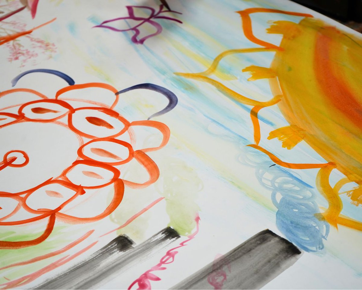 createcharity's tweet image. Earlier this month the young carers on inspired:arts Lambeth collaborated on an amazing group painting. 🎨🌈 One of the young carers shared: It's really fun getting to make art with them and getting to know them more."

#CreativityforConnection #PeopleNeedToCreate #YoungCarers