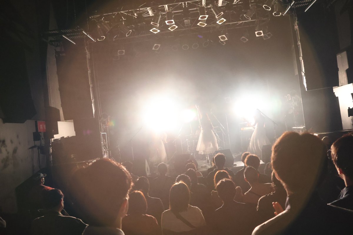 TAC__project's tweet photo. 【Natural Bloom special edition
TAC project 19th Anniversary 
〜The Rolling 60 Tsutsumi〜】

🌐LIVEレポート✍

ホールステージ1組目の出演者は…
アンロックローバー(@unlock_clover2 )でした💜

今夜限り復活のアンロックローバーが、最高に特別な演奏でスタートを切ってくれました🍀 https://t.co/21UhNzb7H4
