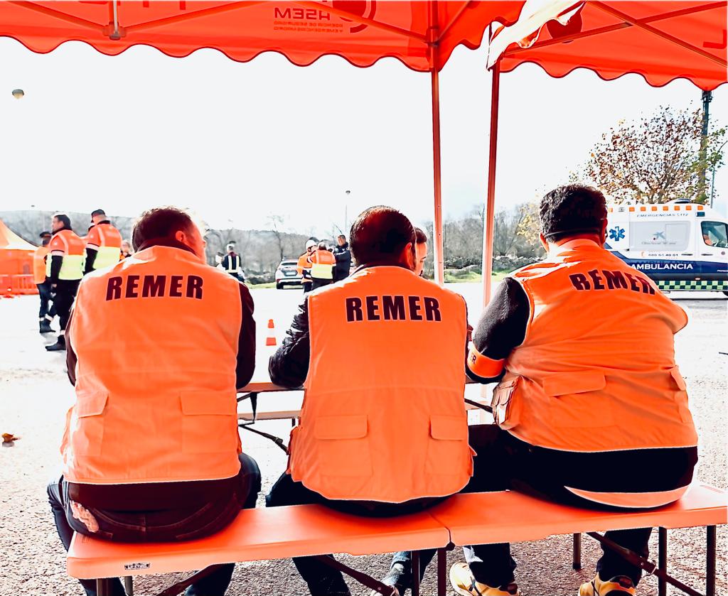 ¿Sabes qué es la #REMER de <a href="/proteccioncivil/">Protección Civil</a> <a href="/interiorgob/">Ministerio del Interior</a> ?

🎙️ La Red Nacional de Radio de Emergencias la forman más de 3️⃣5️⃣0️⃣0️⃣ radioaficionados voluntarios 📻

ℹ️ Es la última red de seguridad: es el medio alternativo si caen los sistemas de comunicación convencionales