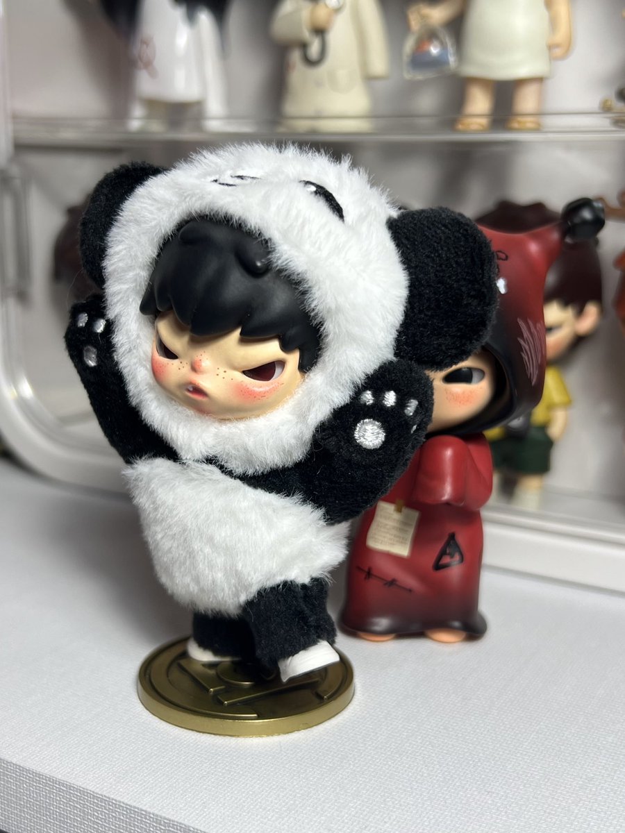 hhealercom's tweet photo. hiding behind you 🤫 https://t.co/zD0p1TD7Kg