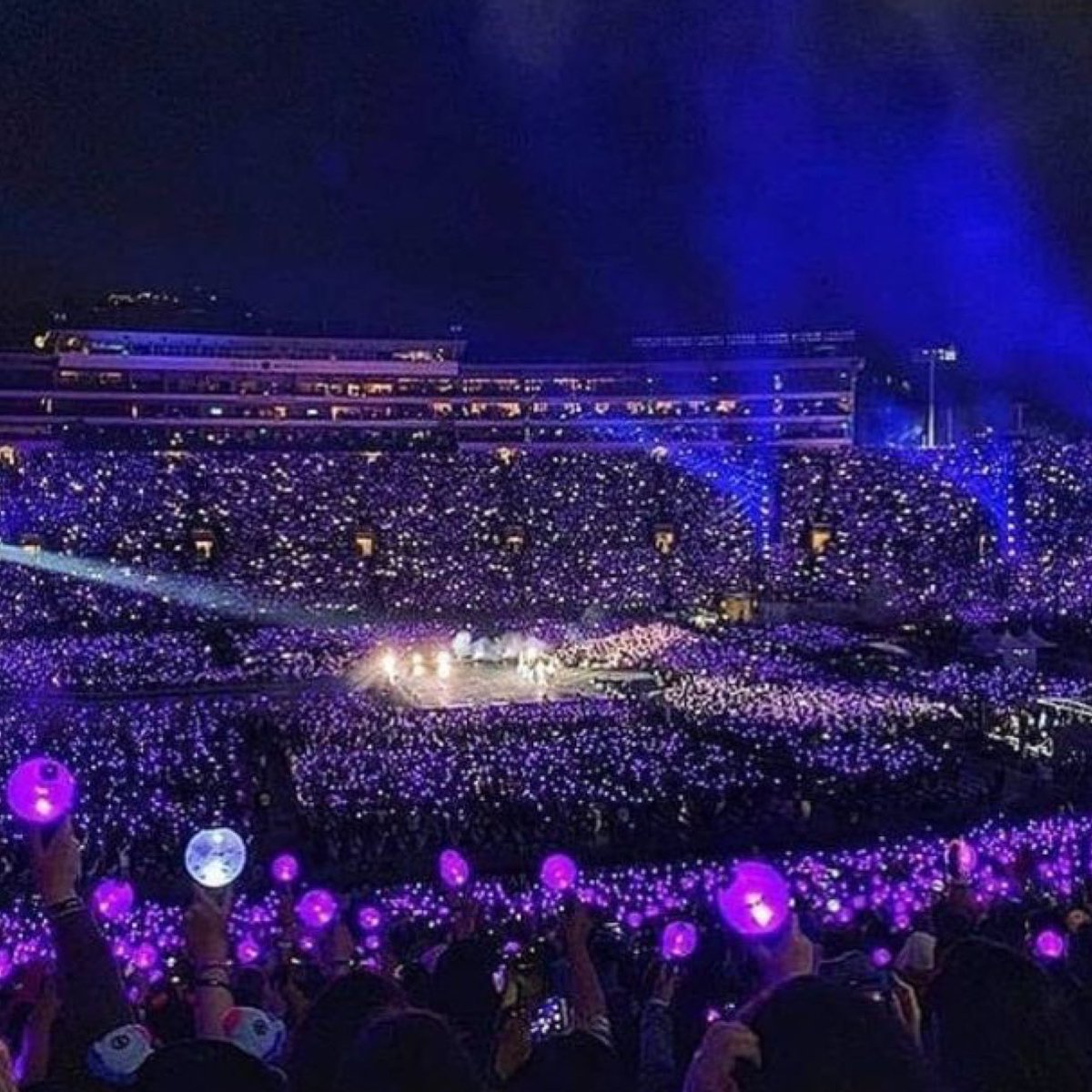 LM & BTS (@lmbtstwt) on Twitter photo I Miss Home ๐ฅน๐ฉท๐ I Miss Home ๐ฅน๐ฉท๐