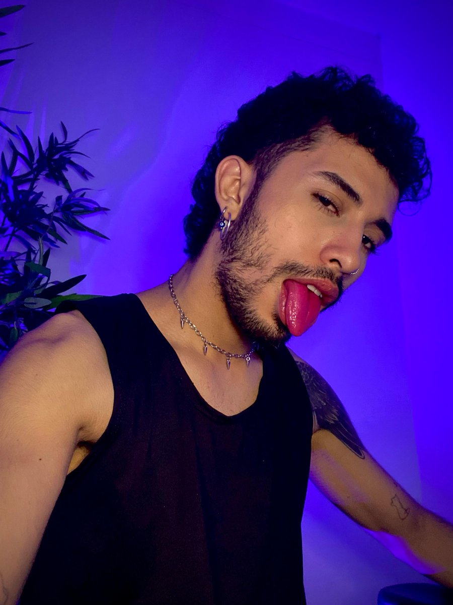 Nexo_X444's tweet photo. My wicked tongue 🔥
.
.
.
.
#HotGuy
#LatinoBoy
#MuscleModel
#TwinkModel
#LatinoHeat
#HandsomeGuy
#SpicyLatino https://t.co/b680AdXt7U