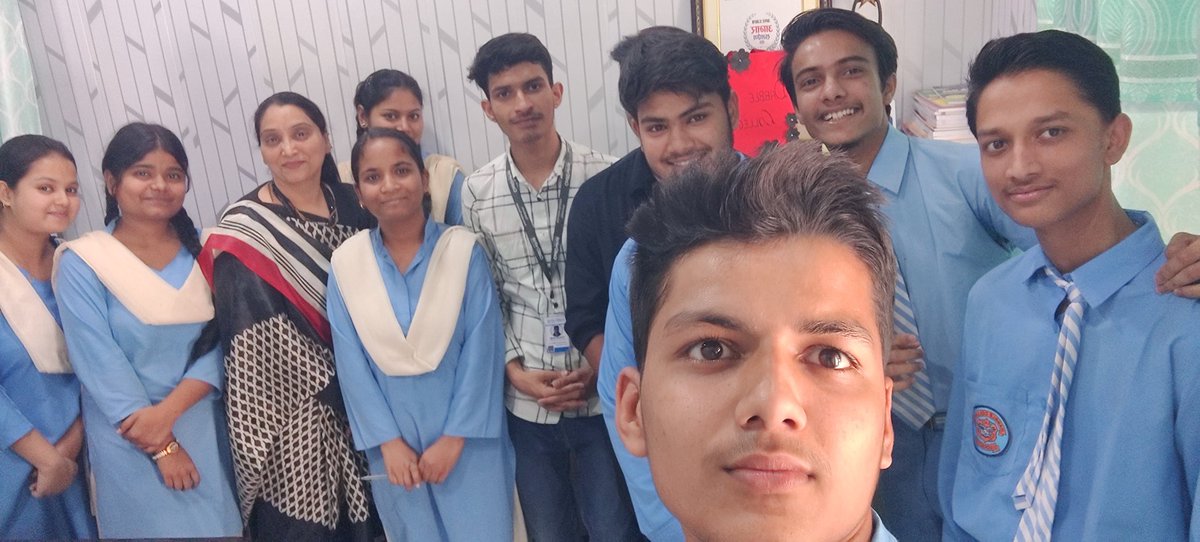 AnkitRai73's tweet image. Parikshit and Sudhir, leaders of the Codevirus security team, organized a Cyberawareness class at Dabble College Lucknow today. 

#codevirussecurity #digitalyodha #cybersecurity #workshop #cyberawareness #cybercrime #AI