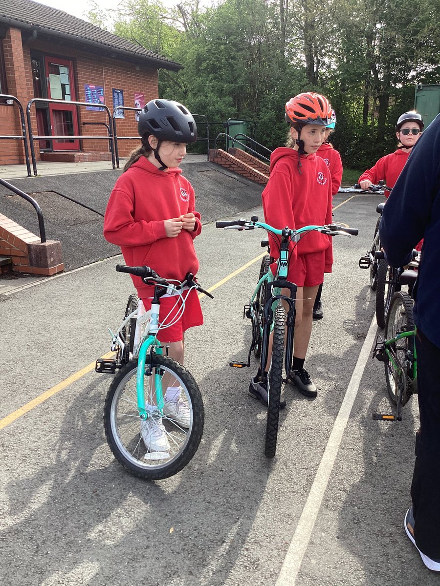 class6Aspull's tweet image. Super concentration from this morning’s Bikeability group and what lovely weather to start the summer term! 😄🚴♀️☀️ #acpspe #acpswellbeing