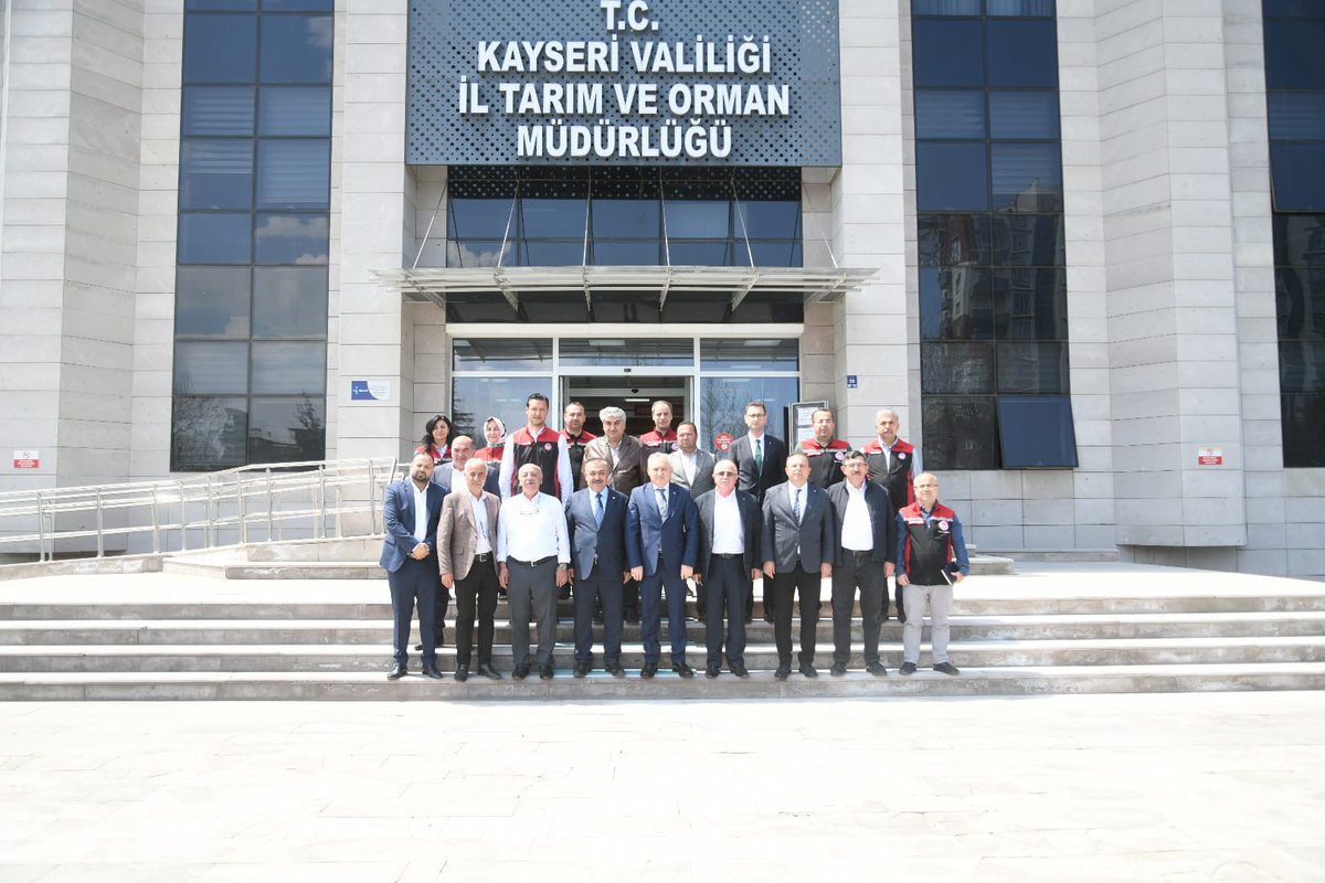 Tarım Reformu Genel Müdürümüz Sn.Dr.Osman YILDIZ, İl Müdürümüz Sn.Bülent SAKLAV, TARSİM Bölge Md. Sn.Alperen Numan TURAN ve Ziraat Odası Başkanlarımızın katılımlarıyla ilimizde etkili olan zirai don  çalışmaları istişare toplantısı yapıldı.
<a href="/ibrahimyumakli/">İbrahim Yumaklı</a>
<a href="/BulentSaklav/">Bülent SAKLAV</a>