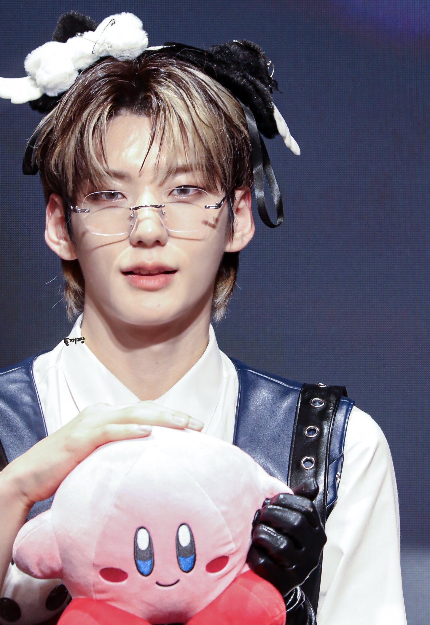 민영짱♡ 머리 잔모리가 왜캐 많치..￣ ³￣..