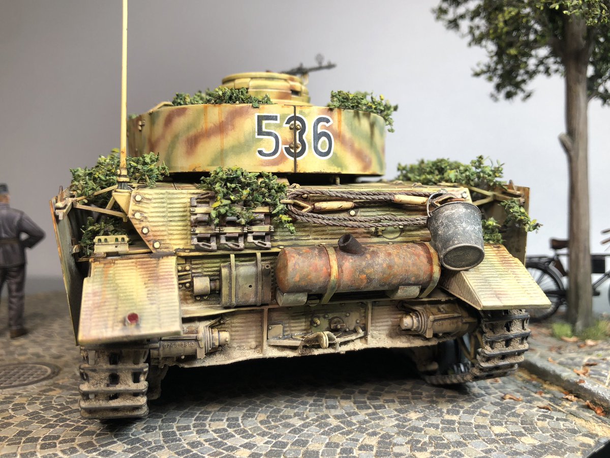 YIFENGCHEN77591's tweet photo. 1/35德三 四號H中期型坦克 第十二黨衛軍1944六月法國～ https://t.co/vpm6r5cnBc