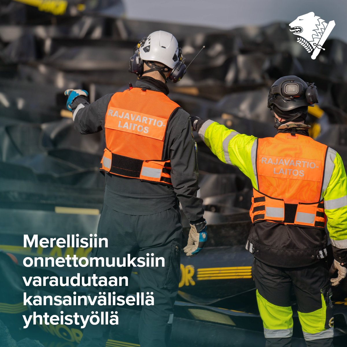 Kansainvälinen yhteistyö on tärkeää suuren mittaluokan merellisistä onnettomuuksista. Suomi voi saada apua naapureiltaan sekä laajemmissa meripelastustehtävissä että öljy- ja -kemikaalionnettomuuksissa. Yhteistyöstä on sovittu sopimuksilla, ja toimintaa harjoitellaan yhdessä.