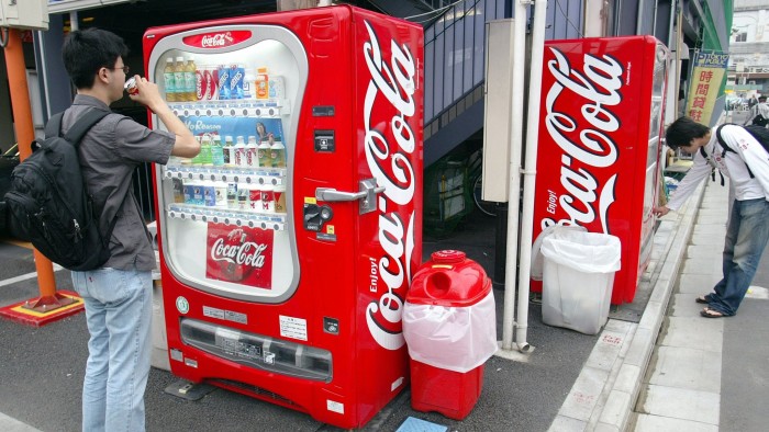 ⚫️"Coca-Cola Giappone: Aumento dei Prezzi Fino al 23% per i Prodotti Principali"