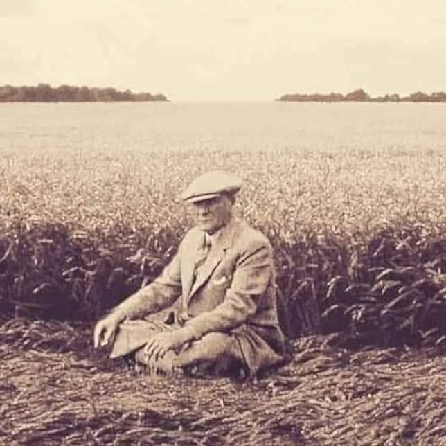 Senin böyle fotoğrafın var mı?
Bay Xxx
#mustafakemalatatürk🇹🇷 ❤️
(Gazi Mustafa Kemal Atatürk )
Sonsuzluğum ♾️ ❤️