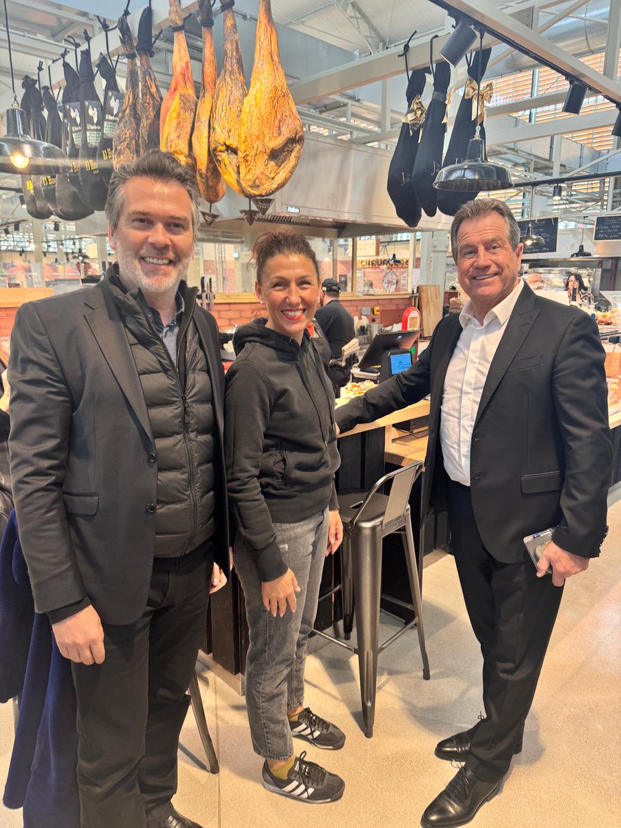 ADeljarry's tweet image. Visite des commerçants des Halles de Béziers avec Olivier Leyssenot, élu à la CCI de l’Hérault