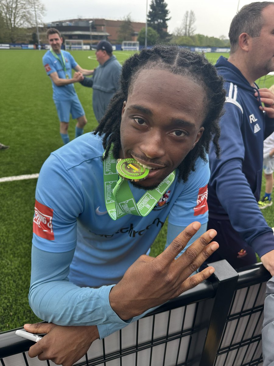 DannyOgunleye's tweet photo. Champions!!🏆

4 Goals / the perfect hattrick🎩
MOTM💫
what a day, what a club!!💙 https://t.co/9MqbVIYZTH