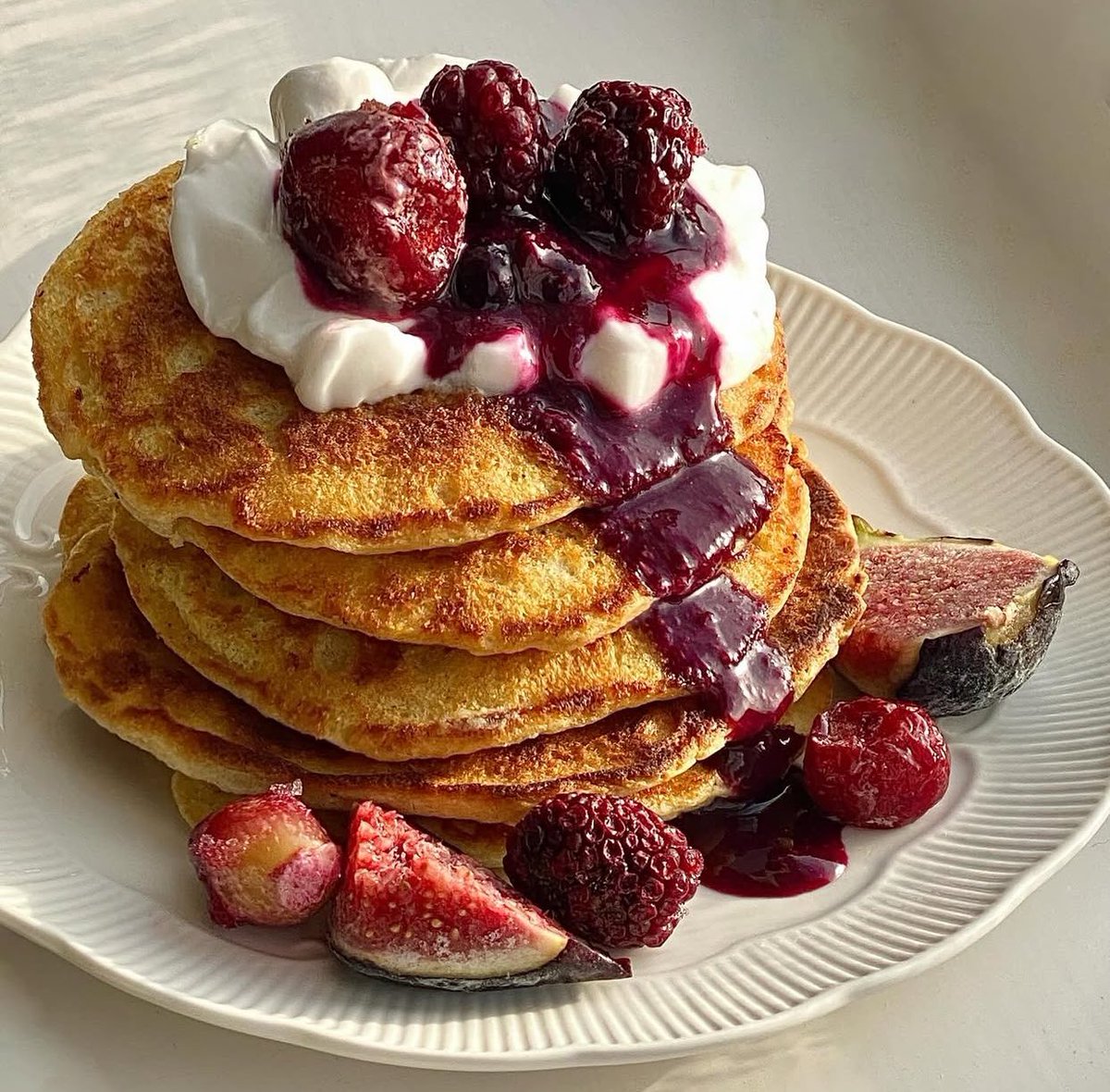 saweeeties's tweet photo. buttermilk breakfast pancakes coconut yogurt stewed cherries grapes raspberries and maple https://t.co/9d3csRqm1W