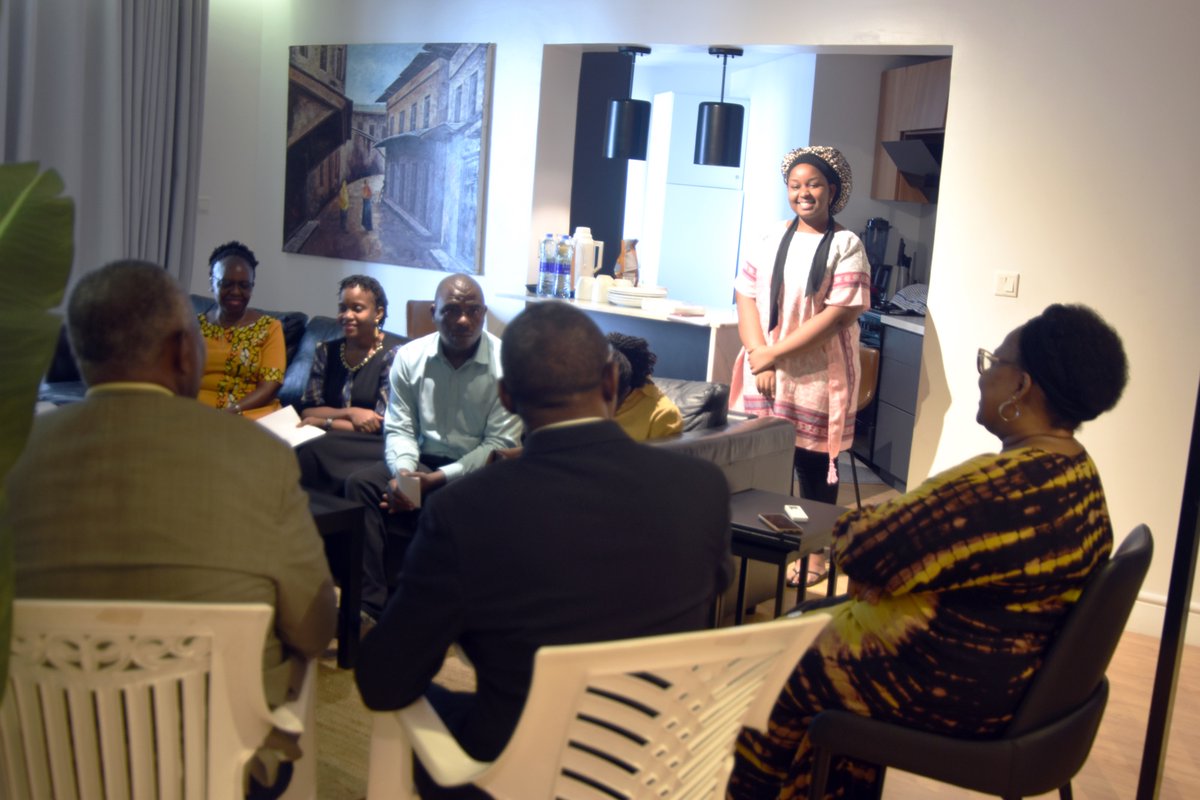 Baraza la Habari Tanzania (MCT) limeendelea kumuenzi aliyekuwa rais wa Baraza, Jaji Juxon Mlay, kwa mchango wake kwa MCT na tasnia ya habari. Jaji Mlay alifariki dunia Mei 2024, nchini India alikokuwa akipatiwa matibabu. Uongozi wa MCT umetembelea familia yake na kuijulia hali.