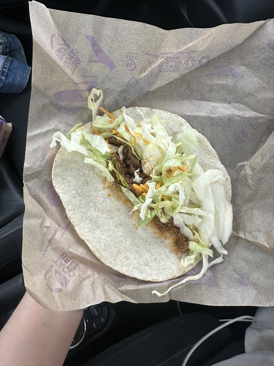 _eelizabethrose's tweet photo. @tacobell piss poor excuse for a ‘taco’
loyal customer no more https://t.co/vKx6paaYEi
