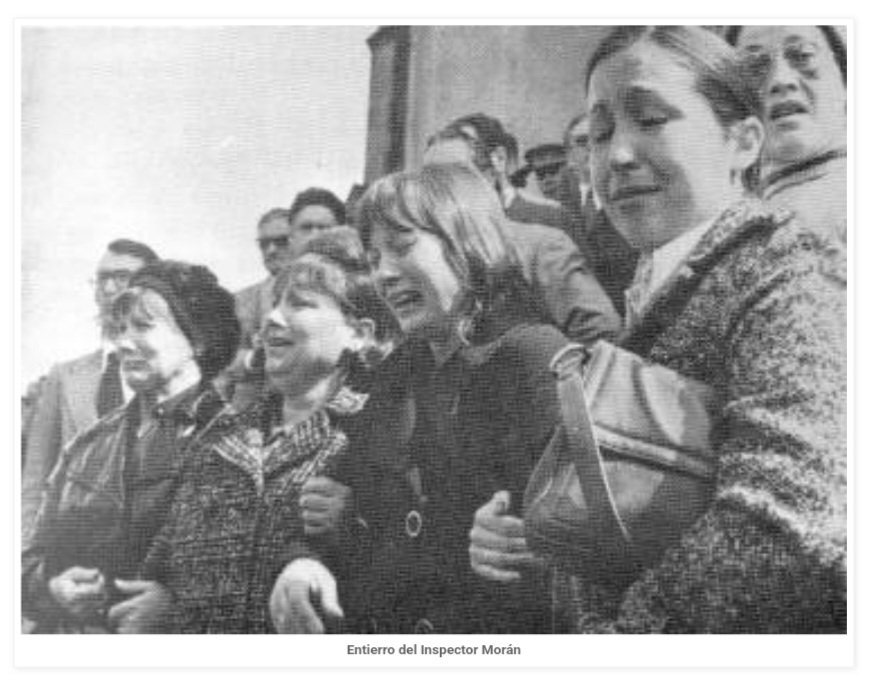 #TalDiaComoHoy de 1975 #ETA asesinó por la espalda y a bocajarro al inspector de <a href="/policia/">Policía Nacional</a> JOSÉ RAMÓN MORÁN en #Getxo cuando iba a trabajar. Era el responsable del departamento de expedición del DNI. Dejó huérfana una niña de 3 años.

HILO ⤵️