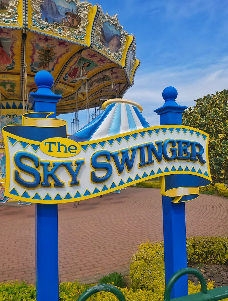 PaultonsPulse's tweet photo. Take to the skies with a relaxing ride on The Sky Swinger!
Soar above the ground like a bird with this classic attraction.
#Flatride #PaultonsPark #SkySwinger #ChairSwing #Ride #ClassicRide #Classic #Relaxing #GentleRide #Travel #UkDaysOut #SunnyDay #Explore https://t.co/fFAP1dlu3T
