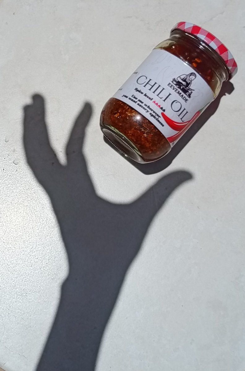 I still have some jars of chili oil remaining. A jar is 4500 naira only. I deliver all over Nigeria.
Please help me retweet for more visibility 🙏
Thank you.