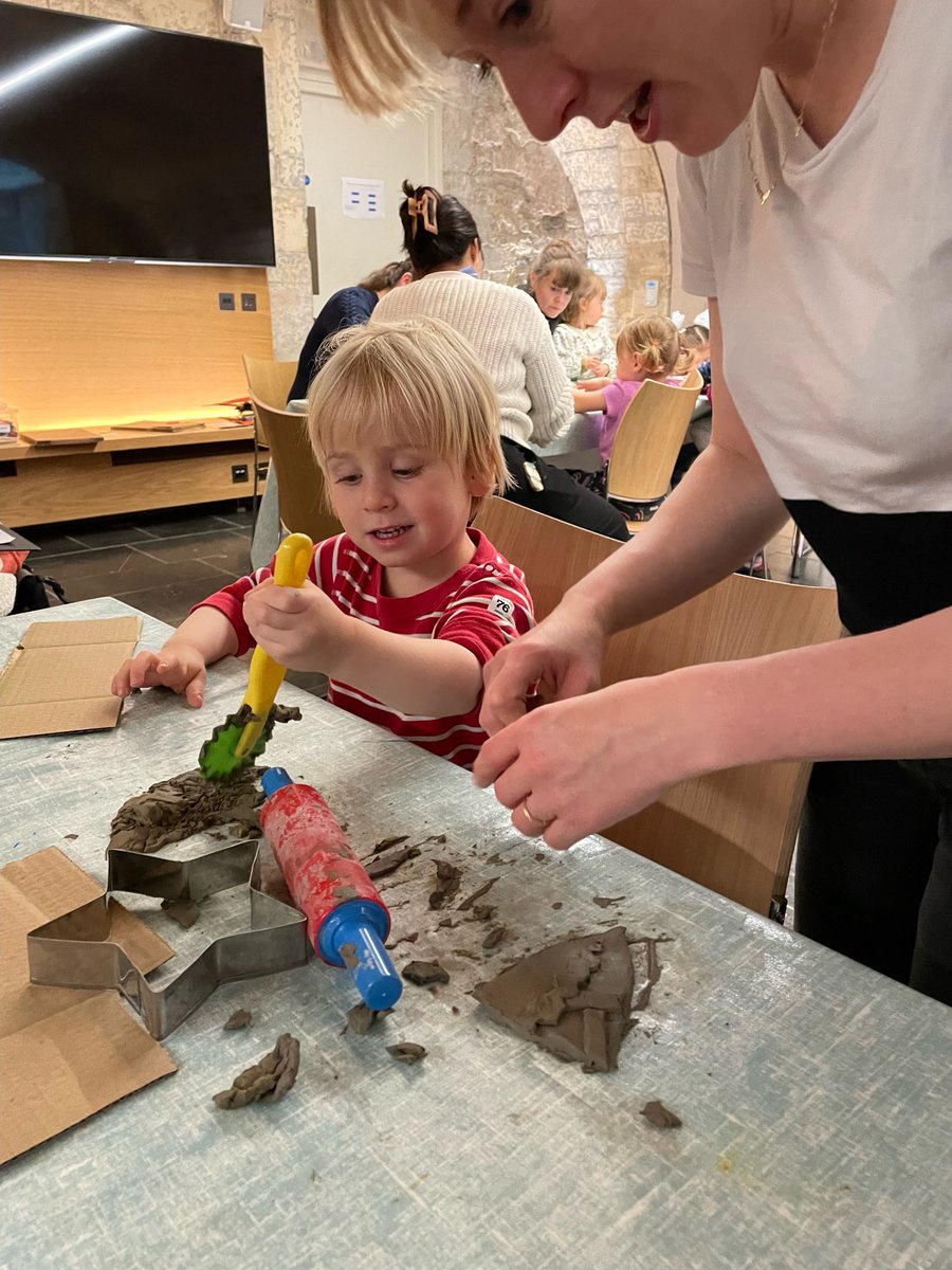 Book a Little Abbey Explorer session &amp; enjoy an hour of drama, songs, crafting &amp; stories with your little ones

 Mon 28 Apr
🔸 9:30 – 10:30: 2-4 years
🔹 11:00 – 12:00: under 2s

Tickets: £5 each, 1 carer &amp; child (accompanying siblings under 6 months free) eventbrite.co.uk/o/bath-abbey-3…