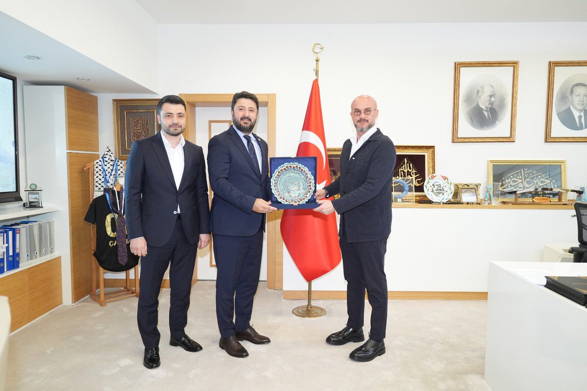 Emre ÇALIŞKAN (@emre_caliskann) on Twitter photo Gülşehir İlçe Başkanımız <a href="/BalakTuran/">Turan Balak</a> ile birlikte Devlet Hava Meydanları İşletmesi Genel Müdürümüz Sn. <a href="/ecakmakdhmi/">Enes Çakmak</a> 'ı ziyaret ederek;
inşaatı devam eden Kapadokya Havalimanı terminal binası ve mütemmim tesislerinin son durumu hakkında istişarelerde bulunduk.
Nazik ev sahipliği Gülşehir İlçe Başkanımız <a href="/BalakTuran/">Turan Balak</a> ile birlikte Devlet Hava Meydanları İşletmesi Genel Müdürümüz Sn. <a href="/ecakmakdhmi/">Enes Çakmak</a> 'ı ziyaret ederek;
inşaatı devam eden Kapadokya Havalimanı terminal binası ve mütemmim tesislerinin son durumu hakkında istişarelerde bulunduk.
Nazik ev sahipliği