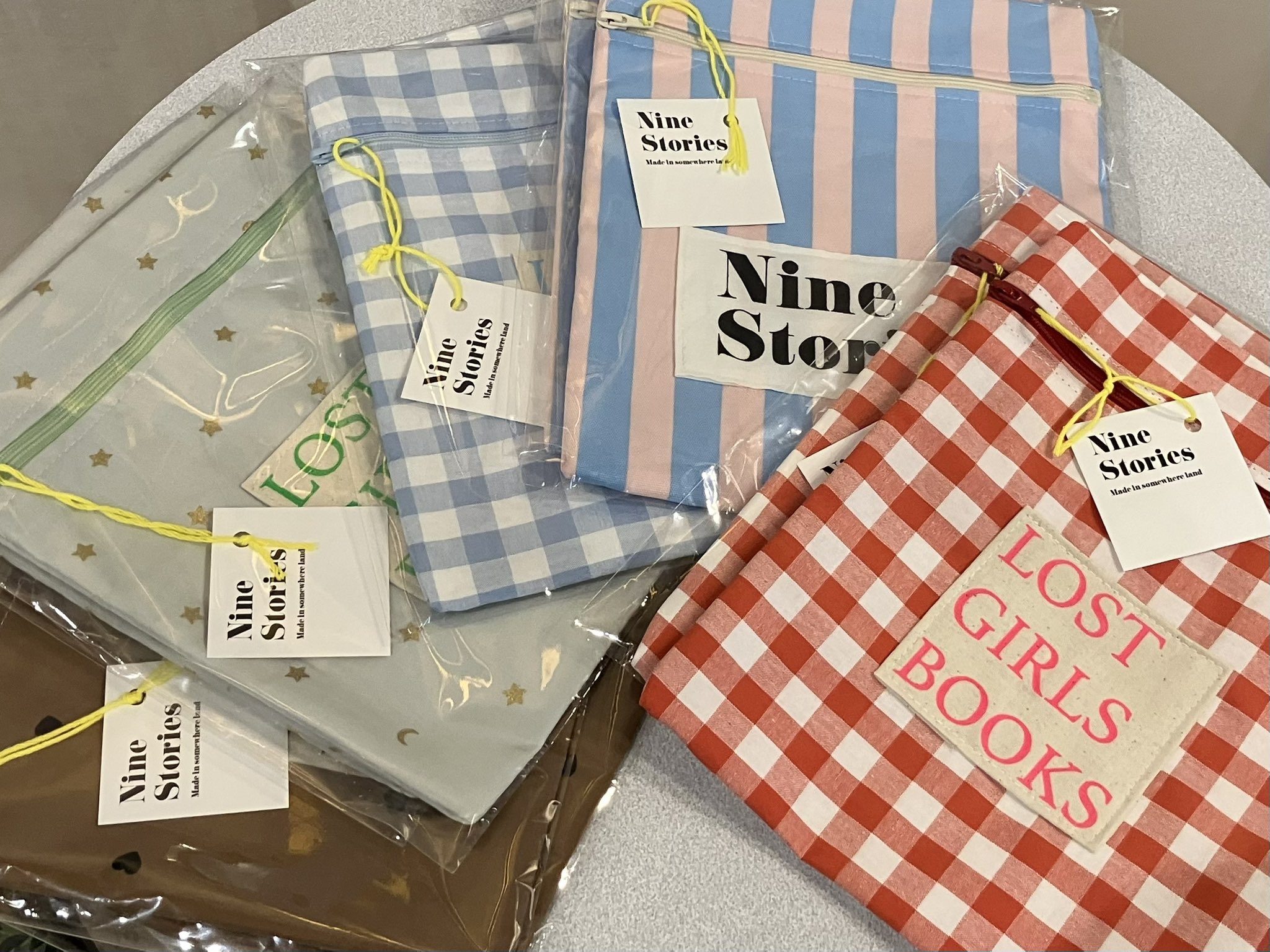 【新品未使用】ナイン・ストーリーズ　ブックポーチ ブックポーチ / Nine Stories BOOK POUCH LIBERTY PRINT