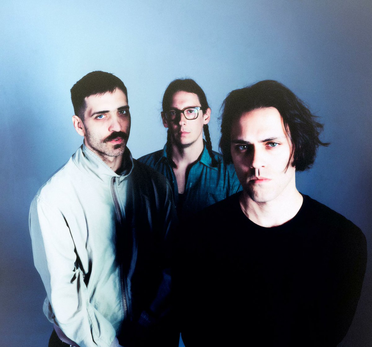 Interview Bambara - "Nos chansons sont des créatures vivantes, elles évoluent jusqu’au dernier moment." rocksound.fr/interview-bamb…