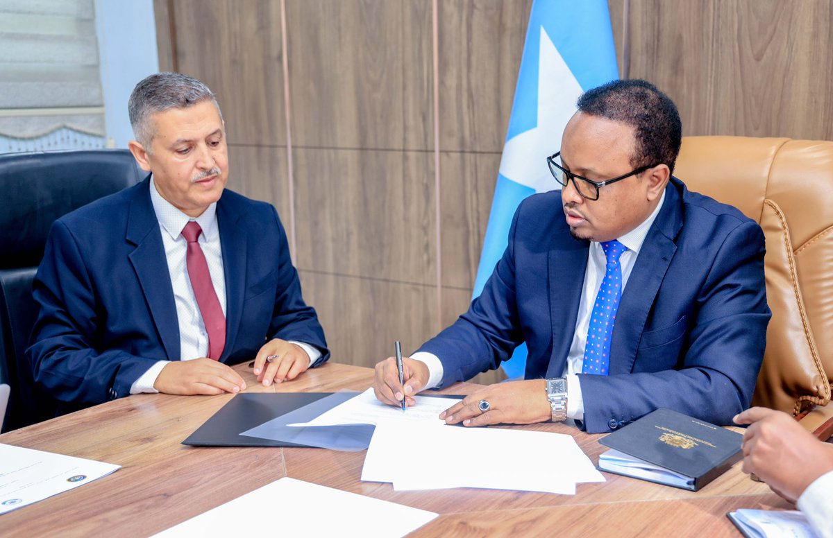 Ministry of Interior, Federal Affairs & Rec (@moifarsomalia) on Twitter photo The Minister and Deputy Minister of Interior, Federal Affairs and Reconciliation H.E. <a href="/AliYusufHosh/">Ali Yusuf Ali (Hosh)</a> and H.E. <a href="/AHakimAshkir/">Abdihakim Ashkir</a> received a delegation from the Arab Council Foundation, led by Director General Mr. Imad Al-Daa’imi. The Minister and Deputy Minister of Interior, Federal Affairs and Reconciliation H.E. <a href="/AliYusufHosh/">Ali Yusuf Ali (Hosh)</a> and H.E. <a href="/AHakimAshkir/">Abdihakim Ashkir</a> received a delegation from the Arab Council Foundation, led by Director General Mr. Imad Al-Daa’imi.