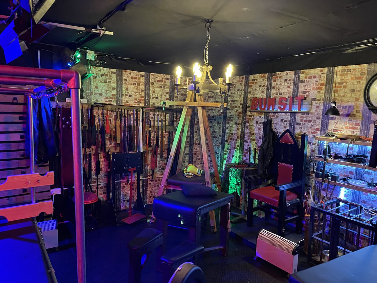 New updated exclusive video of our updated Dungeon coming soon ⏳✨ But for now book today and come see it in person 😝✨ painpalacestudios.co.uk/Booking/