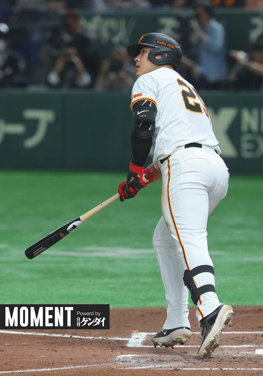 MOMENTbygendai's tweet image. 巨人-中日（22日 東京ドーム）

3回裏、巨人は岡本と大城の２者連続ホームランで、中日を突き放す。

#Giants