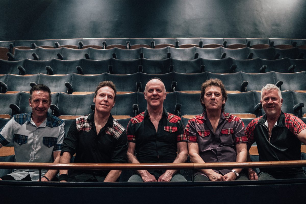 RothTheatres's tweet photo. 🎼Rollermania with The Legendaries🎼

Les McKeown’s former touring band perform the hits of the Bay City Rollers! 

📆Thu 15 May
⏰7.30pm
🎟£27.50

https://t.co/lX5SEk2ELL https://t.co/Y9qbltPCiP