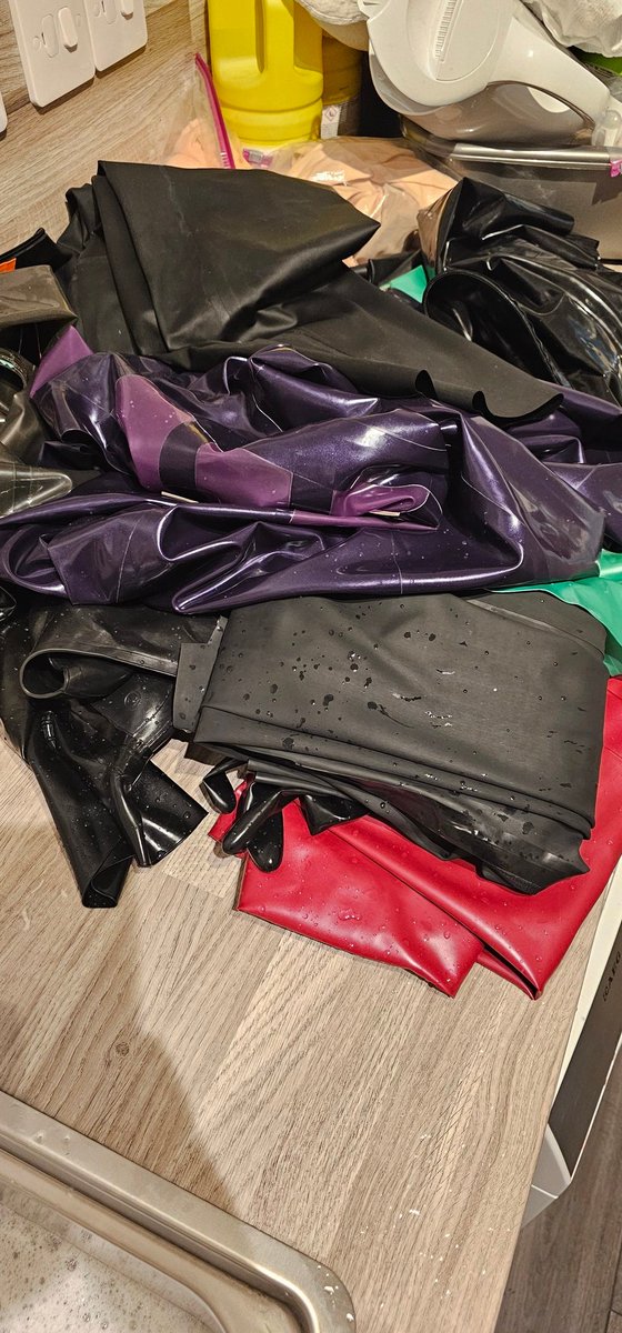 Boundinlatex (@boundinlatex) on Twitter photo Home now, but I got a cold and don't have the energy to clean all this rubber 🙃 any volunteers:) Home now, but I got a cold and don't have the energy to clean all this rubber 🙃 any volunteers:)