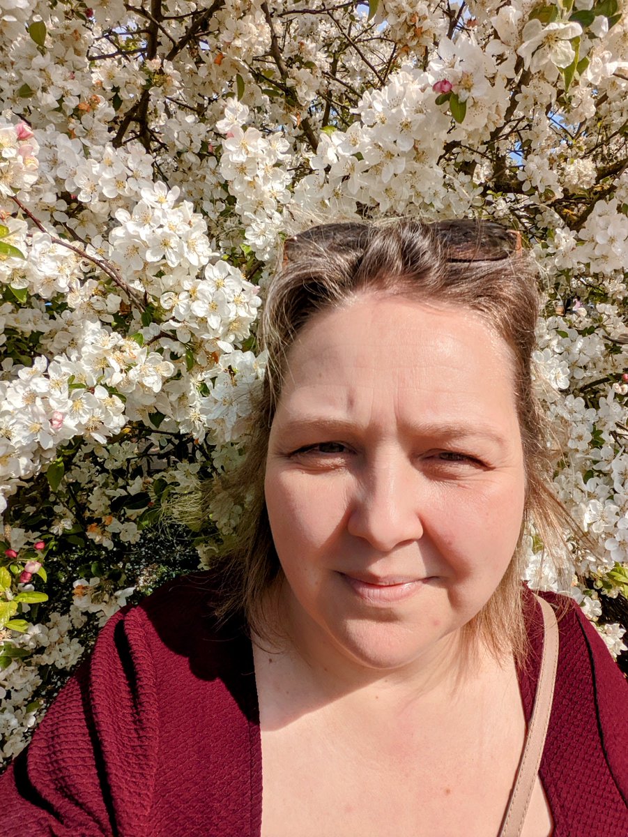 Sun’s out now the Bank Holiday’s over—classic. ☀️

Back on the air 1–4pm with:

🎶 No-repeat tunes
🗑️ Bin Watch &amp; Bin Hero
💬 Sunny chat (mostly)

💻 1055thepoint.com
🗣️ “Play 1055 The Point”
#NoRepeatWorkday #TuesdayVibes #BinHero #1055ThePoint