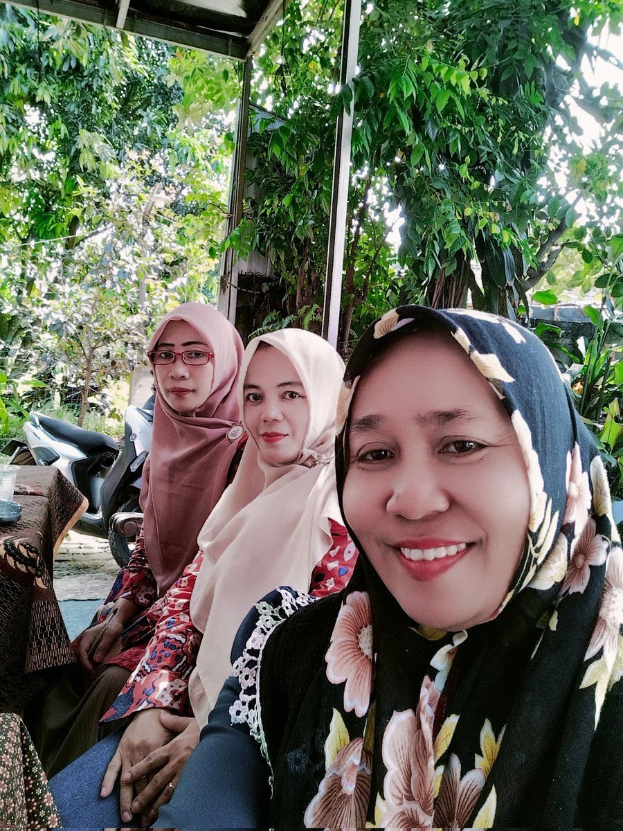 Alhamdulillah tgs abdi lingkungan dh selesai 🥰❤️
Pos yandu cempaka 8 kp. Onyam Sukabakti Curug Tangerang 
Sisa td bertugas 😍🤭