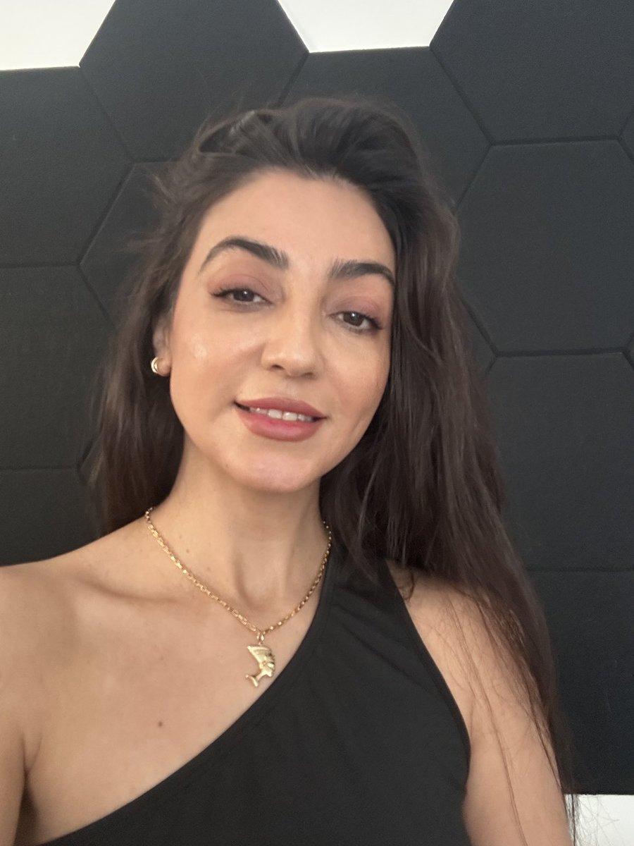Eliza tweet media