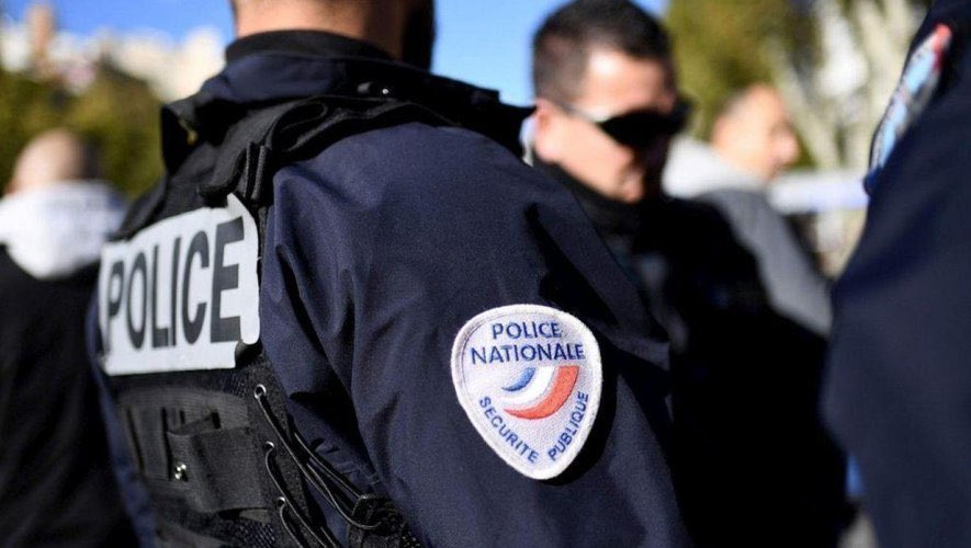 🚨🇫🇷 𝗔𝗟𝗘𝗥𝗧𝗘 𝗜𝗡𝗙𝗢 — Une ATTAQUE AU COUTEAU a eu lieu dans un jardin public à Saint-Omer, dans le Pas-de-Calais. Un homme de 19 ans a été POIGNARDÉ à mort. L’agresseur, un afghan, s’est rendue et a été placé en garde à vue.